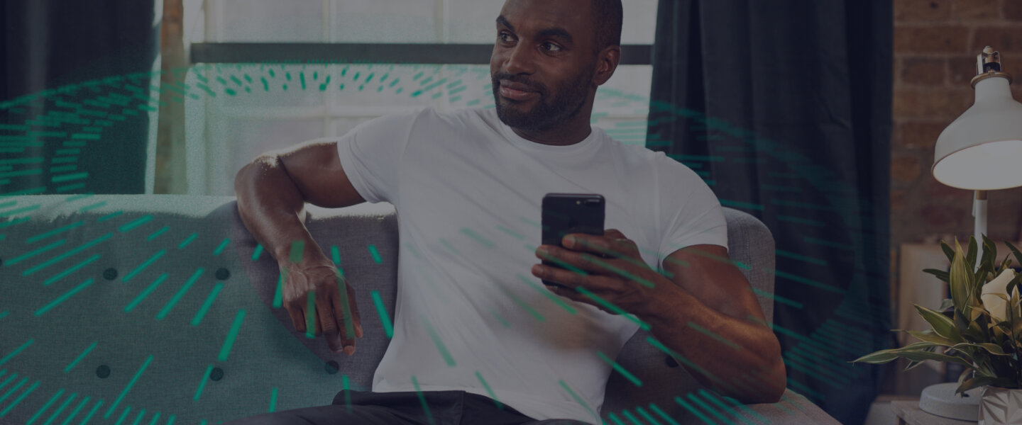 Template-footer-man with phone-content-2880x1120.jpg