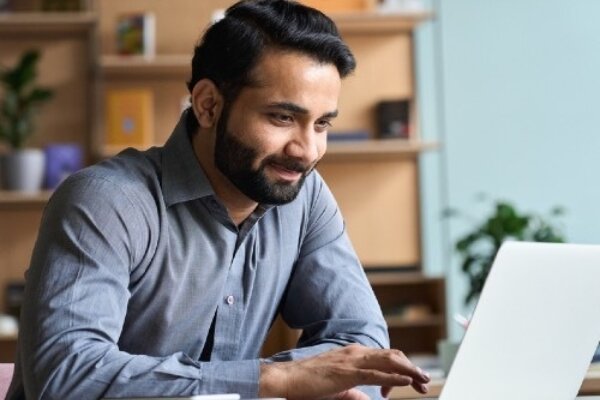 Reinventing customer experience header 500x420