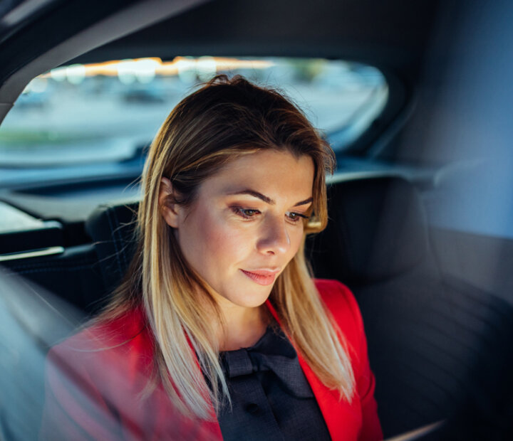 Partner-account creation registration-women in car-header-1000x667