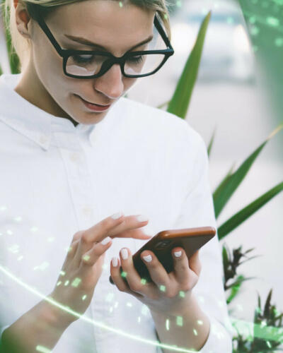 Ethos authentication-SIM swap-PSD2-women phone-content-840x1120