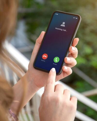 Social engineering-answering mobile-content-800x1000